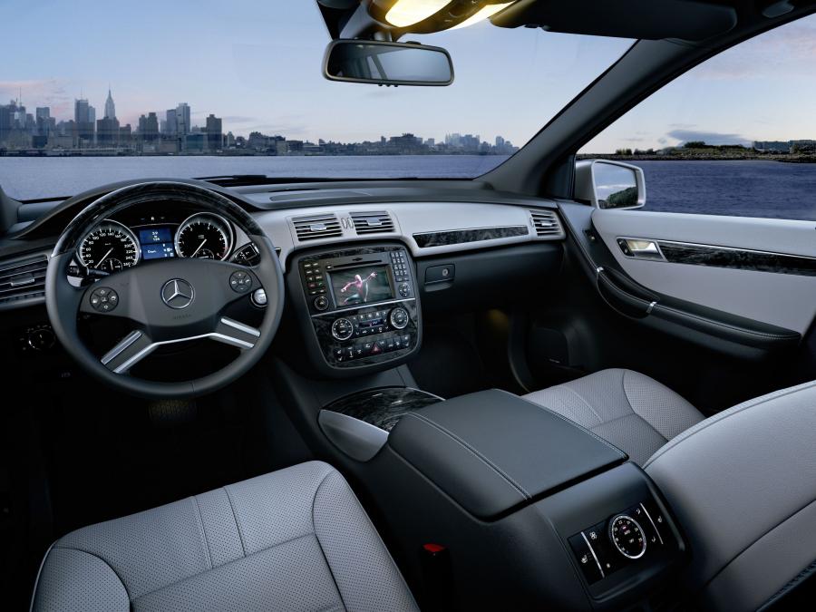  Mercedes-Benz R-Class 2011 года  (фото 156 из 186)
